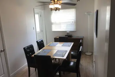 Image de À Pied Du Campus Et Du Stade De L'U De I Champaign, 6 Personnes, Nouveau Tarif Mensuel! !