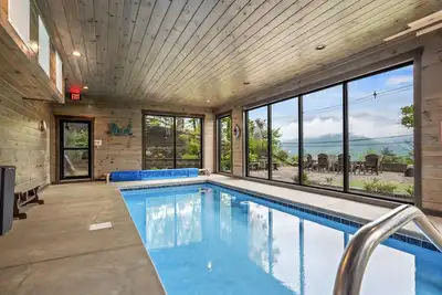 Image de Greystone Retreat: nouveau pavillon de luxe, piscine chauffée, salle de théâtre, vue imprenable, foyer au gaz, grande terrasse