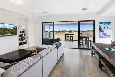 Image de Tee Two on Troon - 21/30 Troon Drive