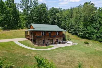 Image de Vues incroyables sur les montagnes! Parfait pour les couples et les petits groupes! Offres spéciales en milieu de semaine!