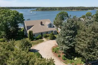 Image de Maison au bord de l'eau sur Grand Cove avec climatisation et 2 kayaks