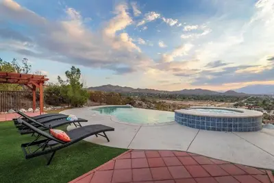Image de The Sunset House Joshua Tree w / Infinity Pool + Spa