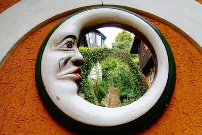 Image de Maison de ville confortable avec 4 chambres, jardin et marché