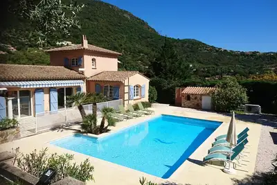 Image de Cavalaire Villa Piscine Privée Chauffée Très calme 1, 2 km des Plages et Centre
