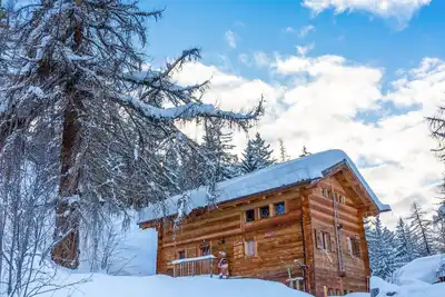Image de Magnificent large chalet on the slopes more information <br>La gouille à l'ours