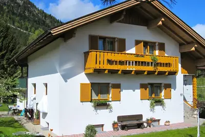 Image de Adorable vacances au milieu de la majestueuse Alpes, à proximité des remontées mécaniques