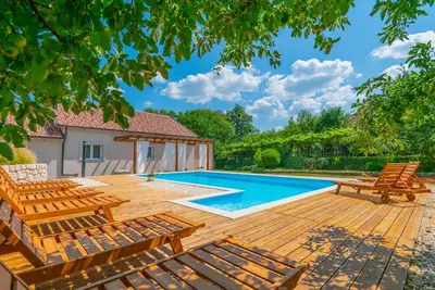 Image de Belle maison de 4 chambres Ă Krivodol