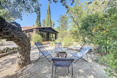 Image de Maison près de Fréjus, jardin 1700 m2 dans domaine privé avec piscine, tennis. . . .
