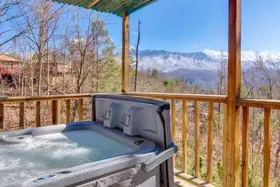 Image de Smoky Mountain Dreams, 3 chambres, accès à la piscine, bain à remous, WiFi, pour 9 personnes