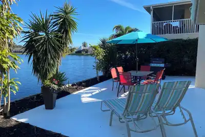 Image de Luxueuse villa près de Naples près de la plage avec une vue spectaculaire au bord du lac.