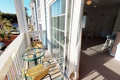 Image de À quelques pas du Village Activity Centre récemment rénové! Profitez de la grande piscine et du restaurant!