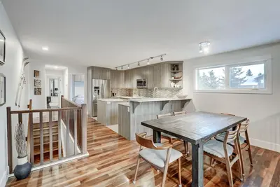 Belle Canmore Home avec vue et marche à Dt