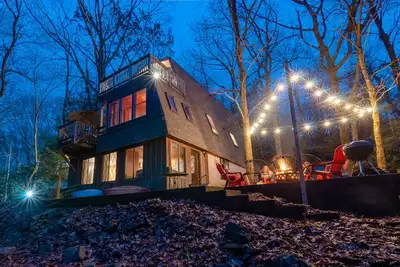 Image de Unique maison de 5 chambres Lake Harmony avec beaucoup de charme