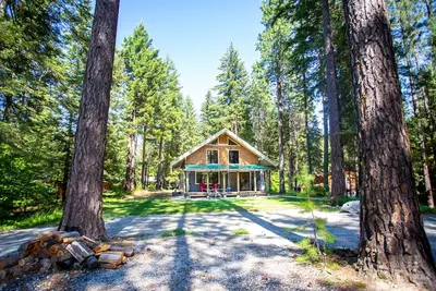 Image de Le Black Bear Cabin situé à quelques minutes de Leavenworth wa. 8 couchages