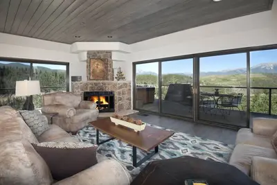 Image de Nouvelle liste! Superbe condo de luxe! Vues à couper le souffle sur le lac Dillon / Mtns - Prvt Hot Tub
