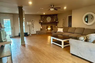 Image de River House House, quai de bateau, wifi, câble, animaux bienvenus, adapté aux enfants, essayez-nous