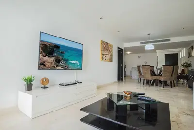 Image de Condo avec vue sur l'océan à The Elements by Bric