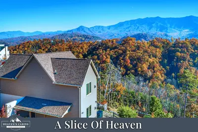 Image de Brand New Luxury Mt LeConte View 2/2 Cabin! Immense salle de jeux, 4 ponts 5 cheminées