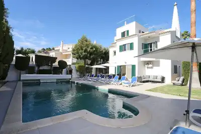 Image de Belle 5 lit spacieux villa entièrement climatisée avec piscine privée