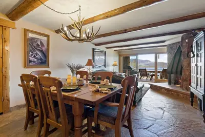 Image de Premier Scenic Lakefront Luxury - Heart of Colorado Ski Country