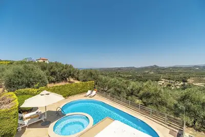 Jacuzzi ★ Zone barbecue ★ Vue sur la mer ★ Piscine privée