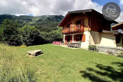 Image de Charmant Chalet Cassiopée au centre de la station