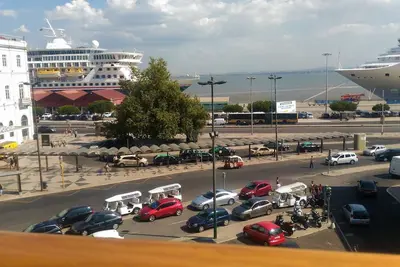 Image de Appartement très ensoleillé avec grand balcon au 3ème étage