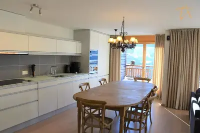 Image de Extérieur : Appartement neuf de 4 pièces, situé à l’entrée du village, terrasse orienté sud, pour 5