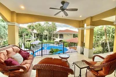 Image de Condo de luxe au bord de la piscine au deuxième étage - À partir de 699Wk $ - 125 $ la nuit