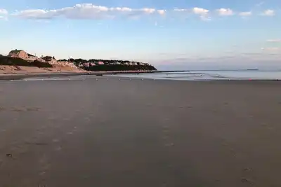 Image de Belle plage de Priscilla - quelques minutes Promenade à la plage-pas d'escalier- Entièrement clôturé dans la cour