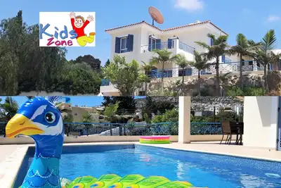 Villa \"Fun In The Sun\", vue mer et montagne avec grande piscine et barbecue