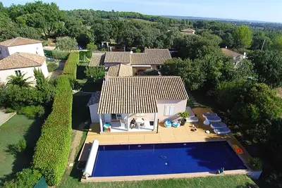 Image de Grande maison familiale moderne aux portes d'Uzès
