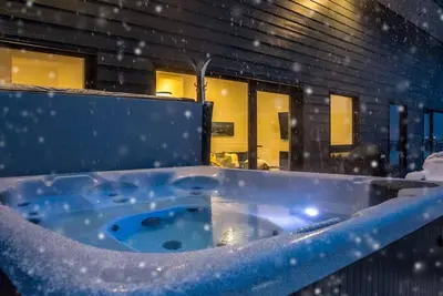 Image de Kasper * s Den: Condo de luxe avec bain à remous à proximité de la station de ski