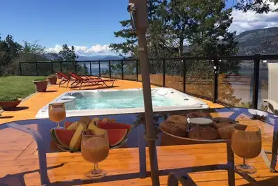 Image de Spectaculaire Lake View Retreat