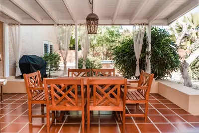 Image de Une villa de vacances privée avec piscine magnifique.