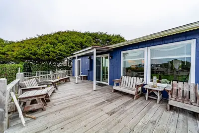 Image de Chien avec vue sur l'océan cottage w / WiFi gratuit et accès à la plage privée