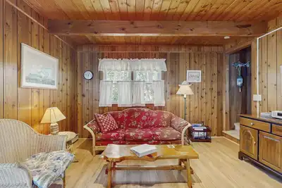 Image de Nouvelle Liste! Cottage de charme w / espace extérieur, cuisine complète - minutes de la plage