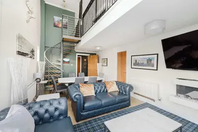 Image de Cool Space Old Town 3Bed Apt w/ Balcony & Parking