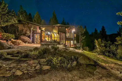 Image de Tahoe 'Stonehenge'. . . l'accueil ne peut oublier. . . Spectaculaire!