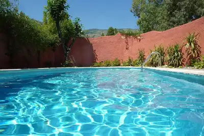 Image de Secluded cottage with views, large private pool, edge of town