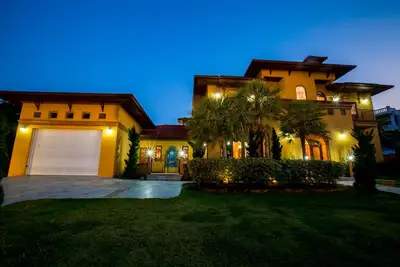 Image de Hua Hin Luxury House / Villa - Minutes de la plage et parcours de golf professionnel