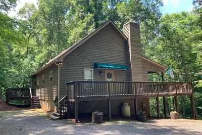 Image de Rocky Road Hideaway - Cabine confortable dans les bois. Près de Helen et Dahlonega