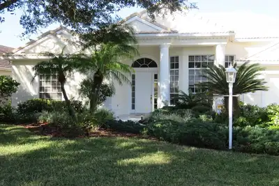 Image de Sarasota: le paradis des golfeurs dans une réserve protégée et gardée