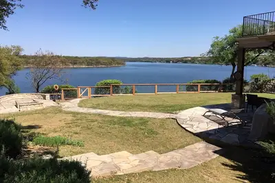 Image de Vues fabuleuses sur le lac Travis et le lac! Merveilleux quai et commodités pour la maison!