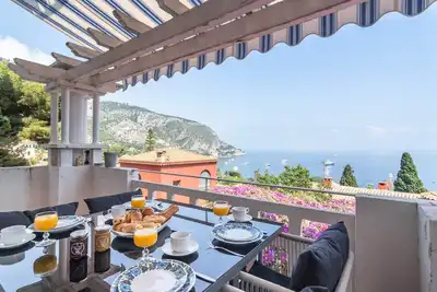 Image de Villa avec piscine privée et vue sublime