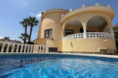 Image de Superbe villa individuelle avec belle piscine privée et proche du golf
