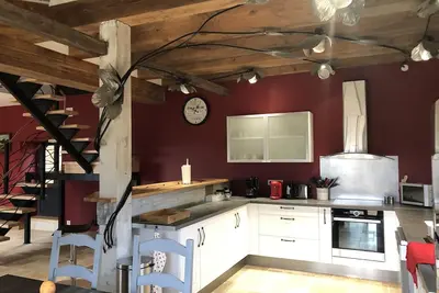 Image de Grange en pierre sur terrain de 7hectares avec piscine chauffée 10*4