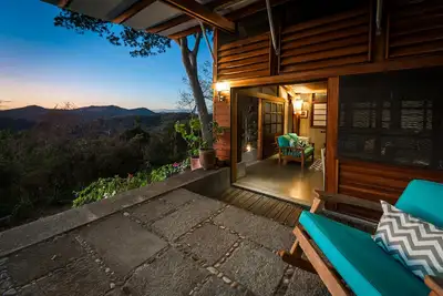 Image de Chic, villa avec vue sur l'océan située dans la canopée de la jungle à Sjds