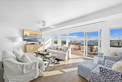 Belle Balboa Island Bayfront Beach House