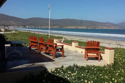 Image de Superbe maison directement sur la plage avec des vues spectaculaires